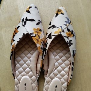 Size 10.5 Birdies The Swan in Marigold